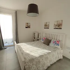 Adagiostay , Elmas Italia