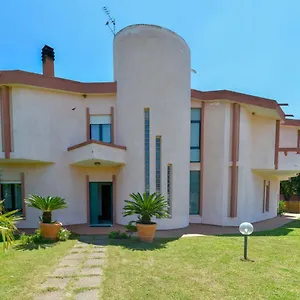 Giuliana , Su Forti Italia
